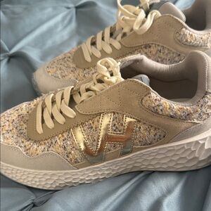 Vintage Havana Beige and Gold Textured Sneakers